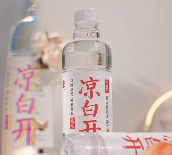 配资门户资讯 一瓶水赚2分钱的今麦郎困在低价里